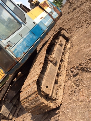 KOMATSU PC 200-5 ราคา 850000 บาท ขายตามสภาพ
