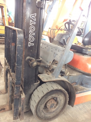 รถโฟล์คลิฟท์เก่านอก TOYOTA ติดแก๊ส 2.5 ตัน ราคา 240000 บาท