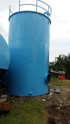 ถัง 30000 ลิตร ทรงยืน เหล็กหนา 6 มิล ขัดล้างทำสีใหม่เรียบร้อย พร้อมจัดส่งครับ