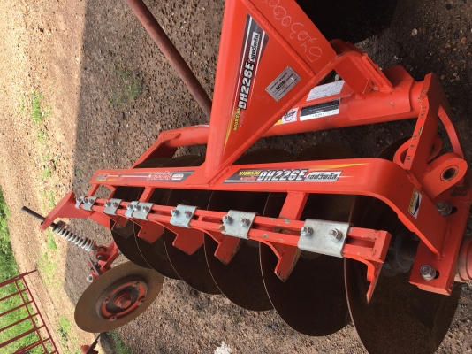 ขายผานตราช้างรถไถมือสองผาน6ไบ22นิ้วราคา33000บาทสนใจ โทร 081-365-5997 อำพร พาเจริญ ต. วังบัว อ. คลองขลุงจ.กำแพงเพชร ดูสินค้าเพิ่มเติมได้ที่  (http://buasorn.truck2hand.com)