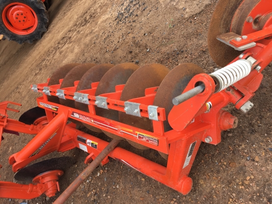 ขายผานตราช้างรถไถมือสองผาน6ไบ22นิ้วราคา33000บาทสนใจ โทร 081-365-5997 อำพร พาเจริญ ต. วังบัว อ. คลองขลุงจ.กำแพงเพชร ดูสินค้าเพิ่มเติมได้ที่  (http://buasorn.truck2hand.com)