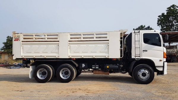 ขาย. HINO MEGA FM2P 320 แรงม้า ปี 46 เครื่องดี เกียร์ดี ช่วงล่างดี พร้อมแยกขายหัวแคชชี ราคาคุยกัน รถเดิมพร้อมใช้งาน เอกสารพร้อมโอน สนใจติดต่อเรา ดำสุโขทัย โทร. 089-7087998,081-7855503 หรือเยี่ยมชมเว็ปไซได้ที่. www.dum-sukhothai.com เรายิน