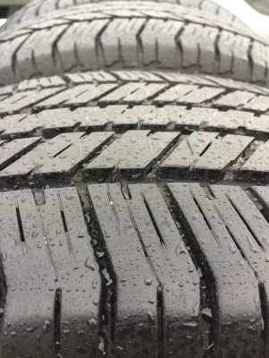 ยาง Bridgestone 265 65 17 ปี15 ดอกเต็ม เนื้อนิ่มๆ ใช้ยาว ราคาไม่แพง