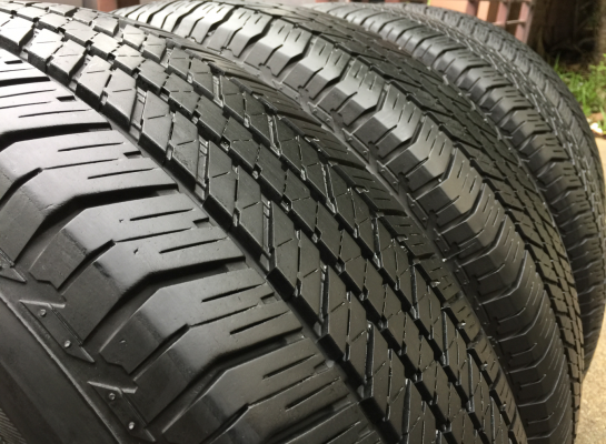 ยาง Bridgestone 265 65 17 ปี15 ดอกเต็ม เนื้อนิ่มๆ ใช้ยาว ราคาไม่แพง