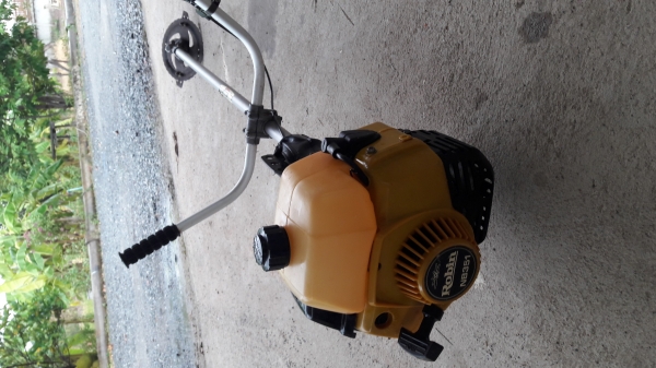 เครื่องตัดหญ้า Robin NB351 เครื่องตัดหญ้า Robin NB351