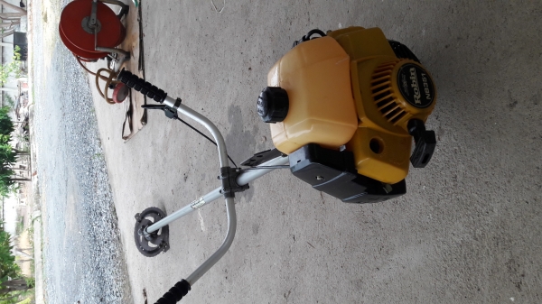 เครื่องตัดหญ้า Robin NB351 เครื่องตัดหญ้า Robin NB351