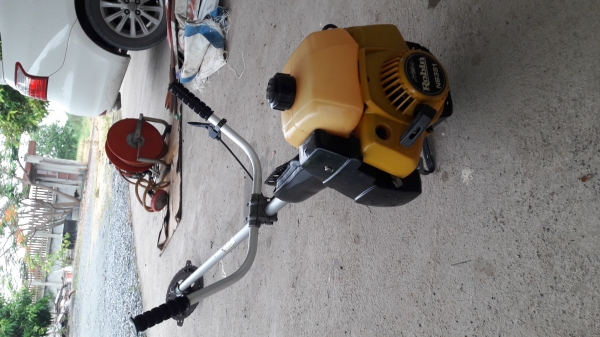 เครื่องตัดหญ้า Robin NB351 เครื่องตัดหญ้า Robin NB351