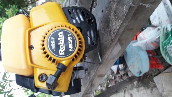 เครื่องตัดหญ้า Robin NB351 เครื่องตัดหญ้า Robin NB351