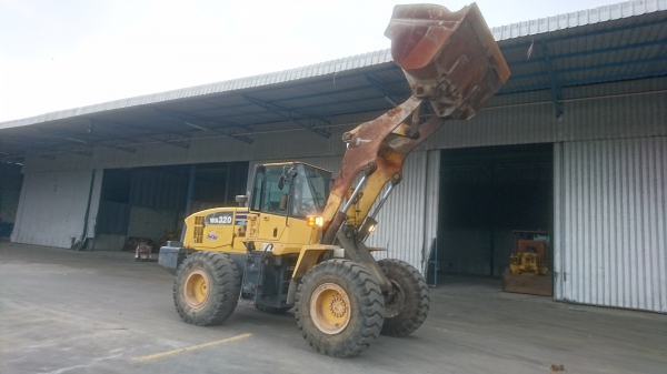 ขายรถตักล้อยาง KOMATSU WA320-5 (สภาพดี ราคาถูกมาก) ขายรถตักล้อยาง KOMATSU WA320-5 (สภาพดี ราคาถูกมาก)