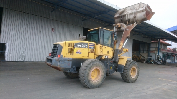 ขายรถตักล้อยาง KOMATSU WA320-5 (สภาพดี ราคาถูกมาก) ขายรถตักล้อยาง KOMATSU WA320-5 (สภาพดี ราคาถูกมาก)