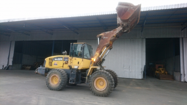 ขายรถตักล้อยาง KOMATSU WA320-5 (สภาพดี ราคาถูกมาก)