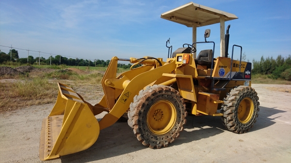 ขายรถตักล้อยาง KOMATSU WA100-1 (สภาพดี ราคาถูก)