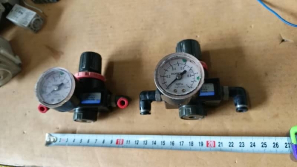 ขายด่วนคู่ละ 400 บ. ส่งฟรี 083-2000058  LINE ID: line832923 air regulator เครื่องควบคุมและปรับแรงดันยี่ห้อ KOGANEI ที่ต่อออกจากป๊ัมลมเพื่อนำไปใช้งาน ทนแรงดันได้ถึง 0.05 - 0.83 MPa ใช้กับถังลมทั่วไปได้เลย(มีหลายชุด)
