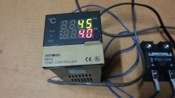 ชุดละ 850 บ. ส่งฟรี 083-2000058  LINE ID: line832923 Temperature control เครื่องควบคุมอุณหภูมิยี่ห้อ HANYOUNG พร้อมหัววัดtype K แบบก้านยาว และโซลิสเตรีเลย์ขนาด 25 A.และต่อสายพร้อมใช้ตามภาพ (มีแค่สองชุด)