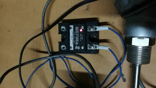 ชุดละ 850 บ. ส่งฟรี 083-2000058  LINE ID: line832923 Temperature control เครื่องควบคุมอุณหภูมิยี่ห้อ HANYOUNG พร้อมหัววัดtype K แบบก้านยาว และโซลิสเตรีเลย์ขนาด 25 A.และต่อสายพร้อมใช้ตามภาพ (มีแค่สองชุด)