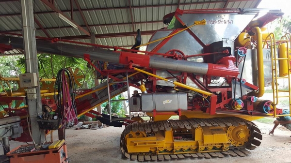 ขายรถเกี่ยวข้าวไอ้หนุ่มไวไฟ50 ตู้ทำใหม่ ช่วงล่าง12เครื่องอีซูซุ210 ปั๊ม22 ขายรถเกี่ยวข้าวไอ้หนุ่มไวไฟ50 ตู้ทำใหม่ ช่วงล่าง12เครื่องอีซูซุ210 ปั๊ม22