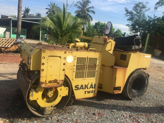 ขายจ้ารถบด หน้าเหล็กหลังยาง 4 ตัน Sakai TW 41 เอวอ่อน พร้อมระบบสั่นสะเทือน ขายจ้ารถบด หน้าเหล็กหลังยาง 4 ตัน Sakai TW 41 เอวอ่อน พร้อมระบบสั่นสะเทือน