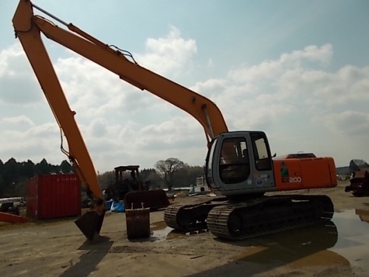 ขายจ้า  Hitachi  EX200LC-5 รถนำเข้าเองจากญี่ปุ่นโดยตรง เครื่องปั้มระบบดีมากๆ น่าใช้จริงๆค่ะ