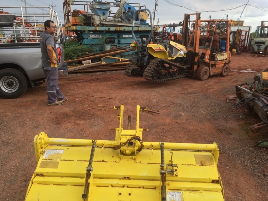 จัดส่งไปอีกตัวครับ รถไถนา แบบแทรคตะขาบ สามเหลียม เก่าญี่ปุ่น พร้อมใช้งาน