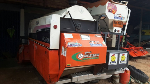 ขายรถเกี่ยวข้าว DC 60 รถปี 54 ใช้งาน 1500 ชม รถป้ายแดงมือเดียว ขายรถเกี่ยวข้าว DC 60 รถปี 54 ใช้งาน 1500 ชม รถป้ายแดงมือเดียว