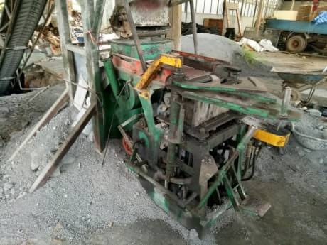 เครื่องทำอิฐบล็อก