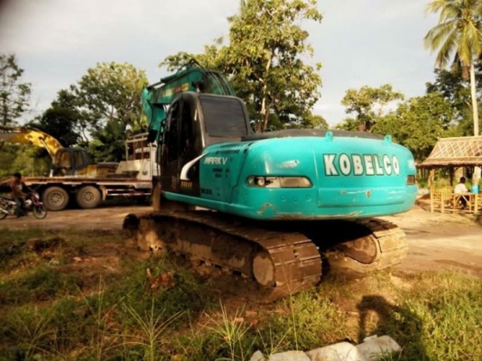 รถแบคโฮ KOBELCO SK200 Mark 5 ธรรมดา ใบแทร็ค 80 cm.