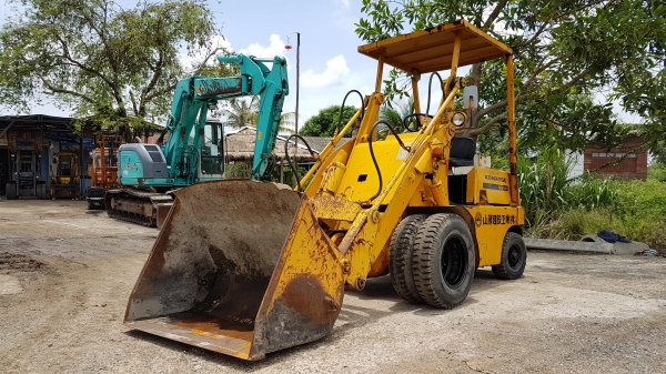 ขายด่วนรถตักยกKOMATSUFG15ยก1.5คิวยกส่ง3.5เมตรยางหน้าคู้เกียรออโต้คับดีรถนอกเพิ่งนำเข้ายังไม่เคยไช้งานในไทยเลย