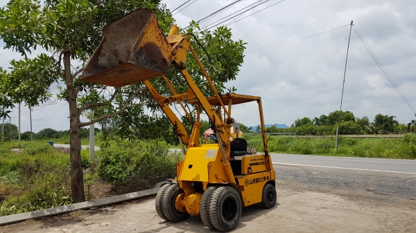ขายด่วนรถตักยกKOMATSUFG15ยก1.5คิวยกส่ง3.5เมตรยางหน้าคู้เกียรออโต้คับดีรถนอกเพิ่งนำเข้ายังไม่เคยไช้งานในไทยเลย