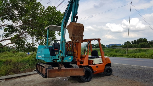 ขายด่วนยกดูจริงรถยกTOYOTA 3FG25ยก2.5ตันงากะดกเสาสูง3.50เมตรเคื่องโต้ต้า4สูบเบนซินติดแก็สได้ยางหน้าคู้รถนอกเพิ่งนำเข้ามายังไม่เคยใช้งานในเมืองไทยเลย