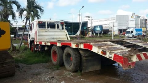 ขายเทเลอร์ Hino 3ใบปัด 275hp 2เพลา สภาพสวยพร้อมใช้ติดต่อคุณอ๊อฟพิจิตร086-737-9991