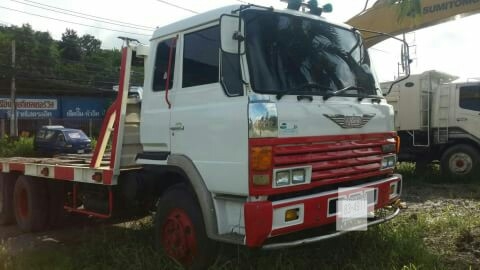 ขายเทเลอร์ Hino 3ใบปัด 275hp 2เพลา สภาพสวยพร้อมใช้ติดต่อคุณอ๊อฟพิจิตร086-737-9991