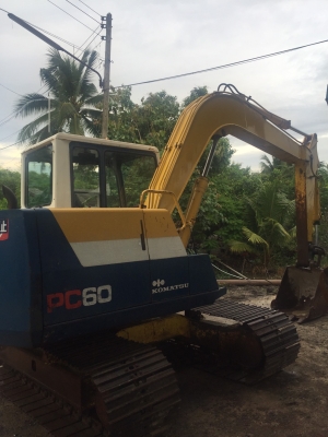 ขายรถขุดเก่านอก komatsu pc60-6 สภาพสวยมากสนใจติดต่อ 089-2579650 ใช้งานน้อย3000กว่าชม.สนใจดูรถได้ที่ อ.นครชัยศรี จ.นครปฐม