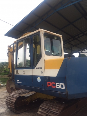 ขายรถขุดเก่านอก komatsu pc60-6 สภาพสวยมากสนใจติดต่อ 089-2579650 ใช้งานน้อย3000กว่าชม.สนใจดูรถได้ที่ อ.นครชัยศรี จ.นครปฐม
