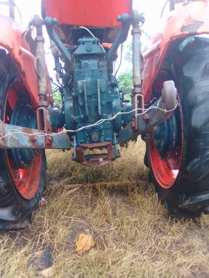 สีนวนมาแล้วจรคราปป Kubota L1501 15แรง เพลายอย สภาพสวย เครื่องดีไม่มีเยื่อม สนใจติดต่อ 089_9638932