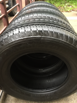 ยาง Bridgestone 265 65 17 ปลายปี16 ดอกเต็ม ไม่มีปะ เนื้อนิ่มๆ ใช้ยาว ราคาไม่แพง