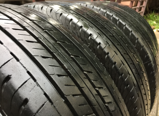 ยาง Bridgestone 215 65 16 ปี16 ดอกเต็ม ไม่มีปะ เนื้อนิ่มๆ ใช้ยาว ราคาไม่แพง