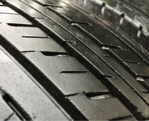 ยาง Bridgestone 215 65 16 ปี16 ดอกเต็ม ไม่มีปะ เนื้อนิ่มๆ ใช้ยาว ราคาไม่แพง