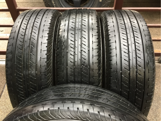ยาง Bridgestone 215 65 16 ปี16 ดอกเต็ม ไม่มีปะ เนื้อนิ่มๆ ใช้ยาว ราคาไม่แพง