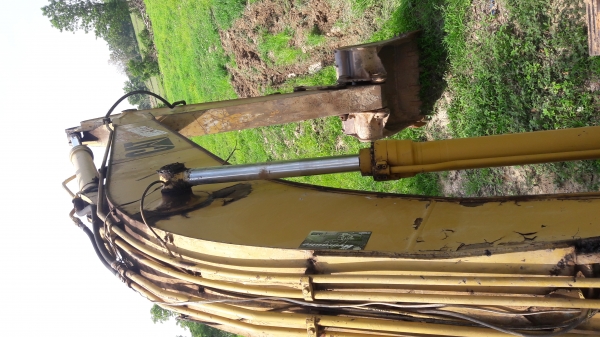 ขาย    cat320 v2ลดราคาเหลือ575000บาท