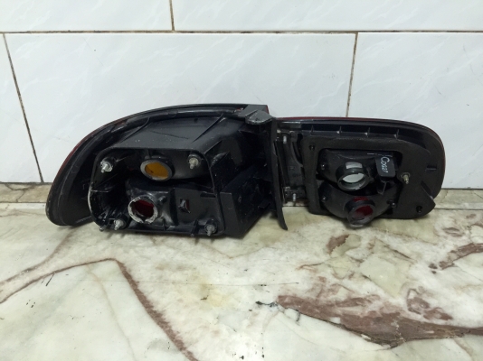 ขายไฟท้ายรถยนต์ HONDA รุ่น CIVIC 3 DOOR สภาพสวย ขายไฟท้ายรถยนต์ HONDA รุ่น CIVIC 3 DOOR สภาพสวย