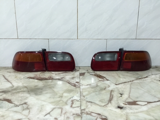 ขายไฟท้ายรถยนต์ HONDA รุ่น CIVIC 3 DOOR สภาพสวย
