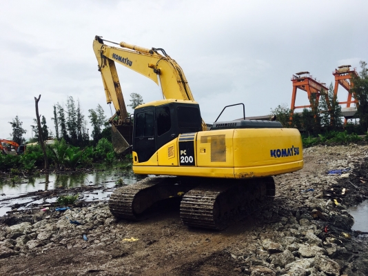 ขายด่วน!! Komatsu PC200-7 สภาพสวยค่ะ