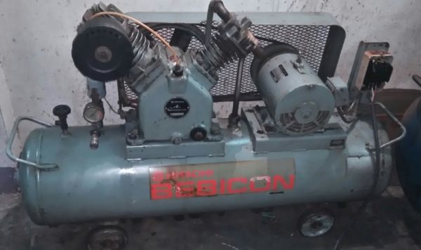 **ขายถูกๆ ปั้มลมมือสองจากญี่ปุ่น** HITACHI-BEBICON 5 แรง 2Stage  ทดสอบเรียบร้อย ทุกระบบทำงานได้ดีมากๆ นิ่งๆเงียบๆพร้อมใช้งานครับ