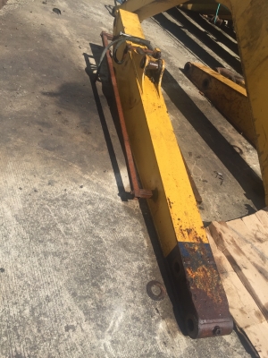 ขายบูมอาร์มเก่าญี่ปุ่นมเก่าญี่ปุ่นยี่ห้อ komatsu pc60-6 สภาพสวยดูของได้ที่อำเภอนครชัยศรี จังหวัดนครปฐม สนใจโทร061-6532306