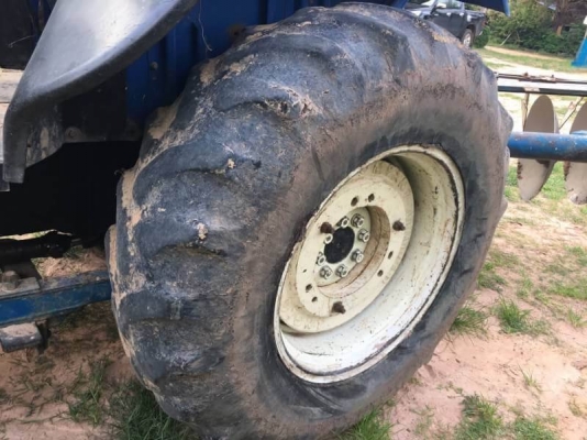 ขาย 695,000 บาท รถไถ 2 เพลา NEWHOLLAND TS 90 ทำงาน 1x,xxx ชม. (แถม ใบมีดหน้า และ หาง 7 )เครื่องดี เกียร์แรง ยางคู่หลังไม่สวย เอกสารเล่มทะเบียน รถอยู่ จ.ร้อยเอ็ด โทร&ไอดีไลน์ 0610710295 ขาย 695,000 บาท รถไถ 2 เพลา NEWHOLLAND TS 90 ทำงาน 1x,xxx ชม. (แถม ใบมีดหน้า และ หาง 7 )เครื่องดี เกียร์แรง ยางคู่หลังไม่สวย เอกสารเล่มทะเบียน รถอยู่ จ.ร้อยเอ็ด โทร&ไอดีไลน์ 0610710295