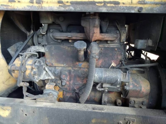 รถตัก 265,000 บาท  KOMATSU JH. 30B เครื่องดี ปั้มแรง รถพร้อมใช้ เอกสารชื้อขาย  รถอยู่ จ.เลย โทร&amp;ไอดีไลน์ 0610710295