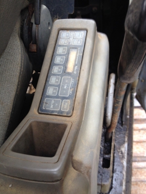 ขายรถแบคโฮ HITACHI EX200-2 เก่าเก็บ แอร์ไฟฟ้าเอกสารครบ สนใจโทร 081-970-1072