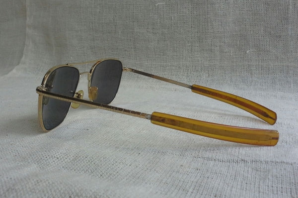 แว่นตาอเมริกันเสืออากาศอันลือลั่น ยุค &#039;70s / แมด เมน อีรา  Original COMMAND handmade in USA