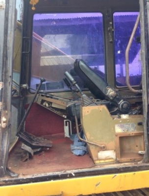 ขาย!! >>> CAT E200B โซ่ใหม่ เอวใหม่ <<< เบอร์ติดต่อ 098-7155789