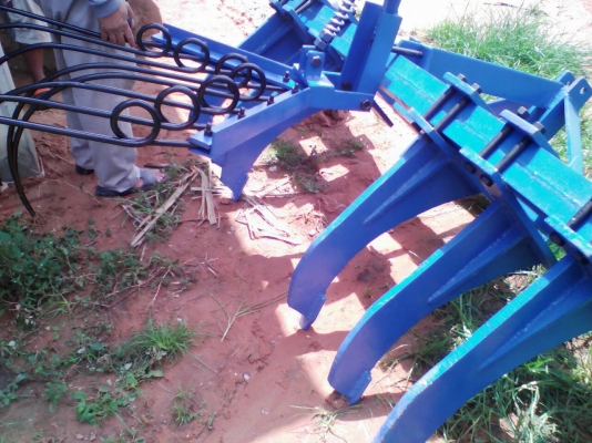 ขายชุดทำความสะอาดหญ้าพรวนดินในและบนร่องอ้อย